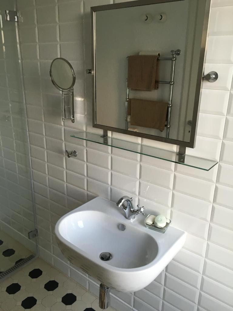 Central Studio Across From Intercontinental Букурещ Екстериор снимка