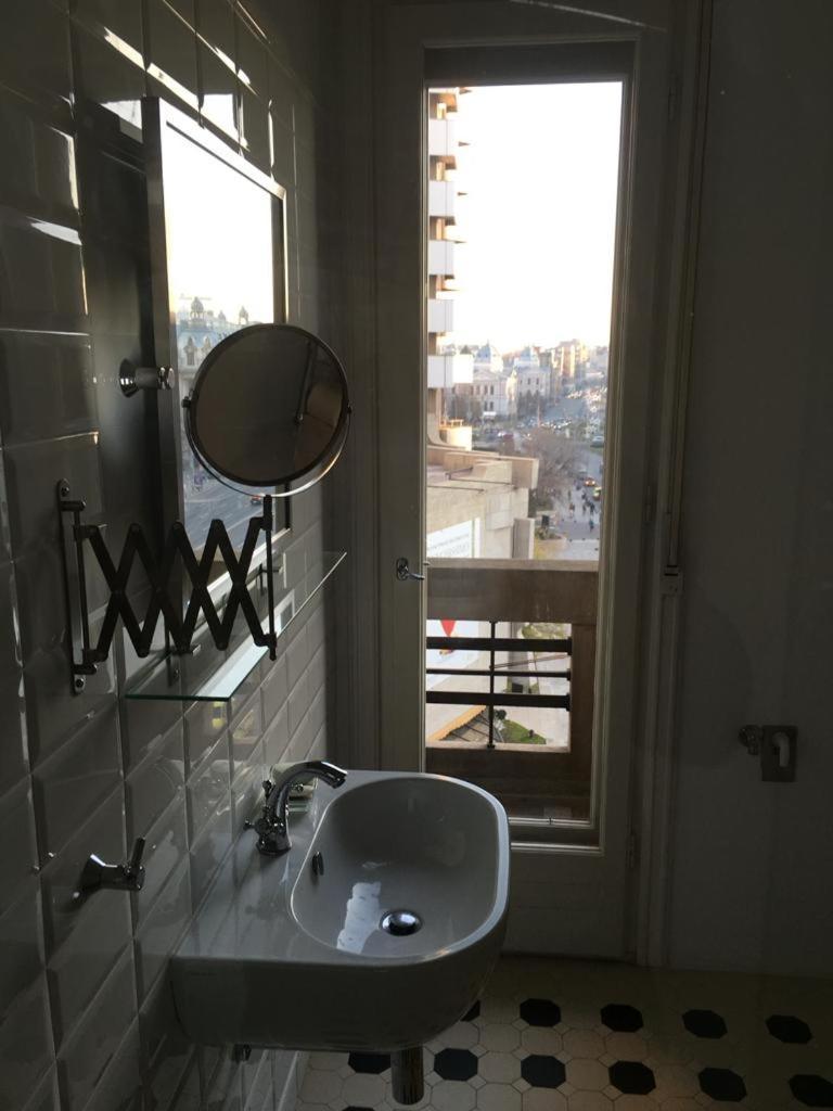 Central Studio Across From Intercontinental Букурещ Екстериор снимка